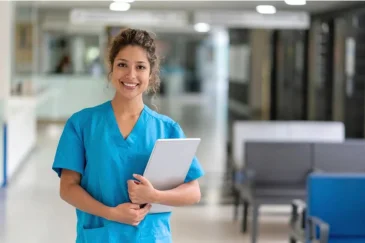 Faculdade de enfermagem tem um lugar garantido no mercado de trabalho futuro?